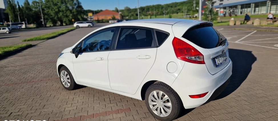 Ford Fiesta cena 19000 przebieg: 132075, rok produkcji 2009 z Koszalin małe 172